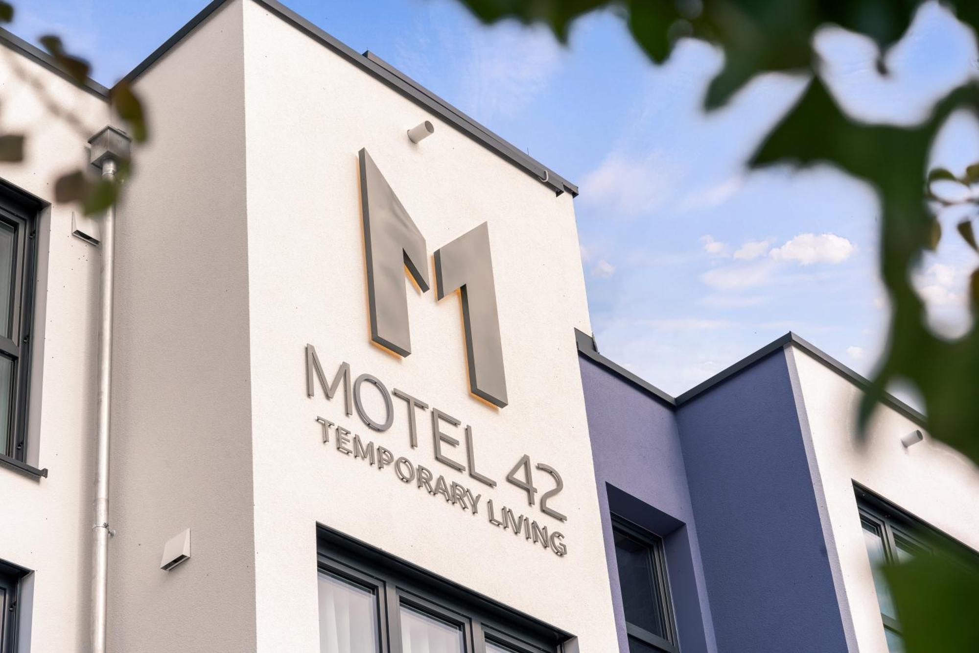 Motel42-Temporary Living FDH Eksteriør bilde
